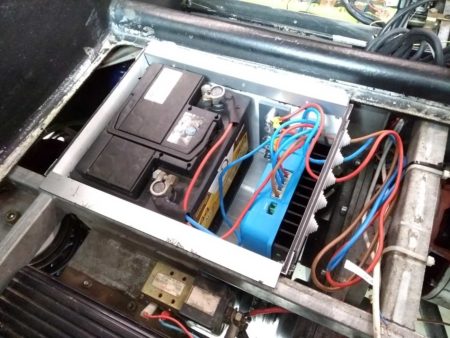 Kewet12V Batteriekasten im Heck