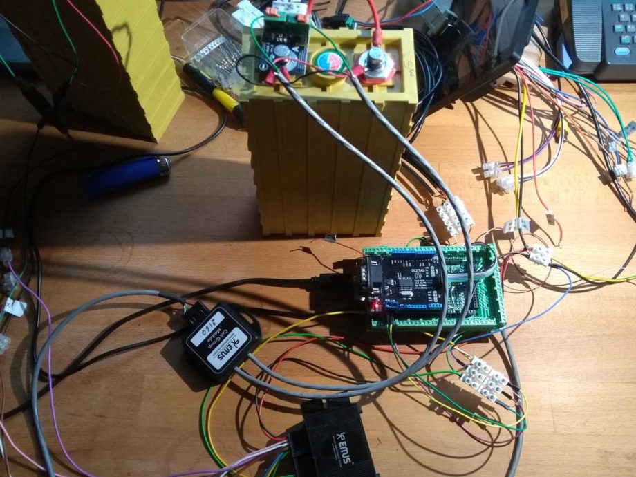 Arduino mit EMUS, CAN Module und einem Zell Modul